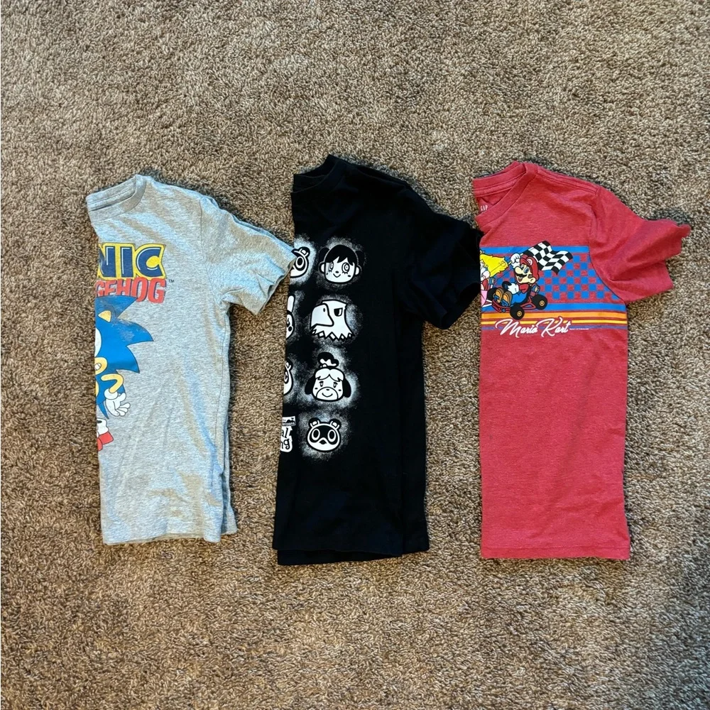 Boy’s Gap Lot of 3 Graphic Tshirts Size M